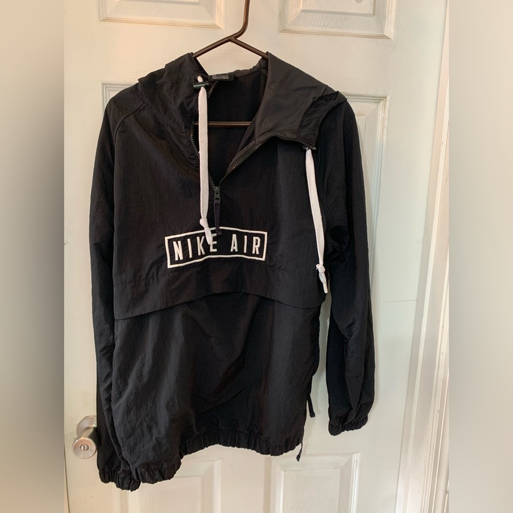 Men’s Nike Air Small 1/4 zip black pullover rain jacket/hooded windbreaker